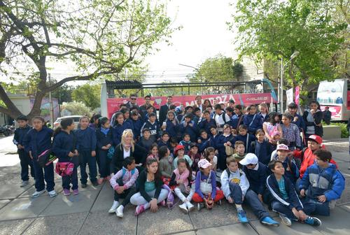 Más de 180 alumnos disfrutaron del City Tour Educativo con tarifa promocional