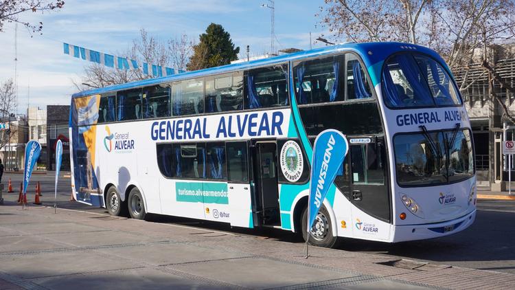 La Fundación Andesmar donó un colectivo de larga distancia al Municipio de General Alvear