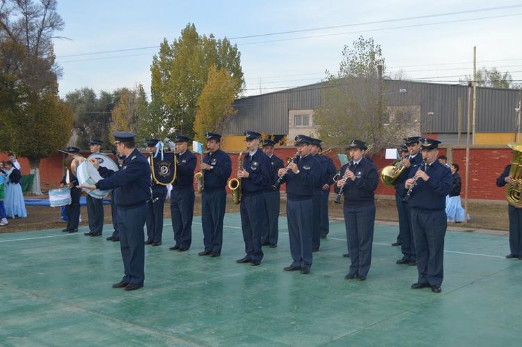 El Colegio Fundación Antonio Tomba celebró el 206º aniversario del primer gobierno patrio